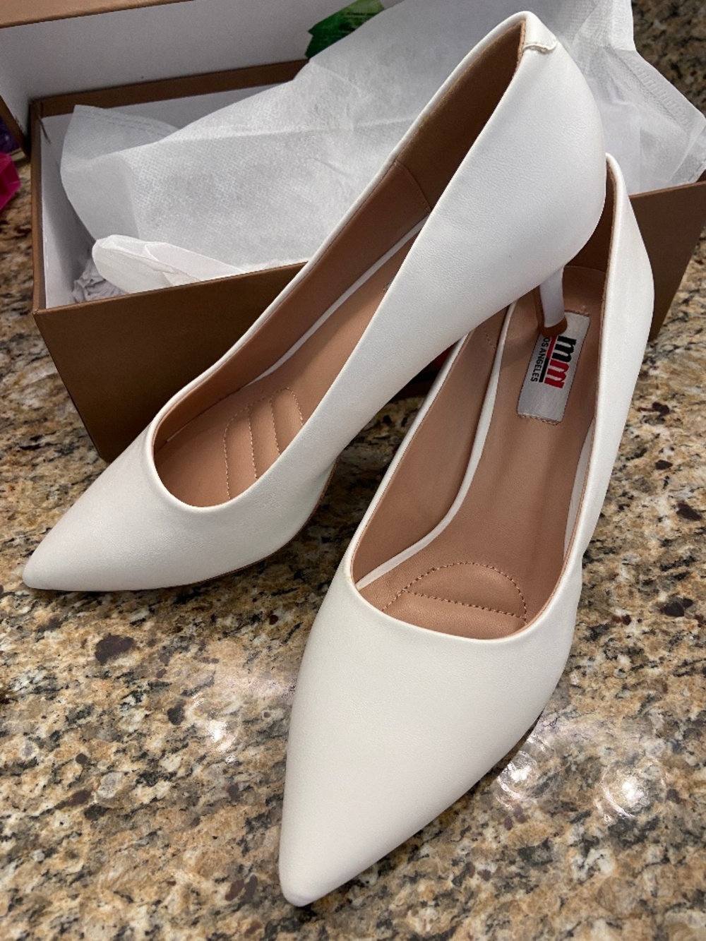 NWT mm Women's Slip On Pointed  Dress Pump Shoes Sz 9 White